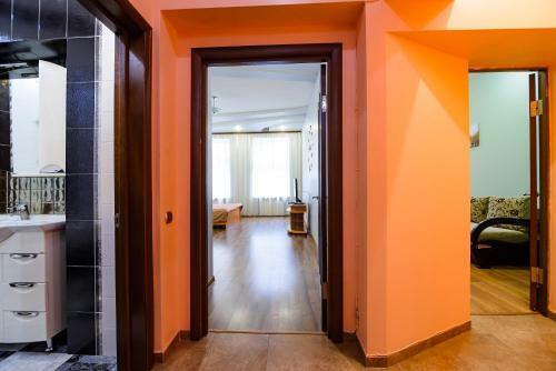 Apartment Near Park