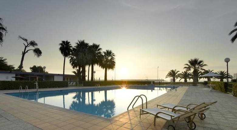 Hotel Parador De Benicarl�