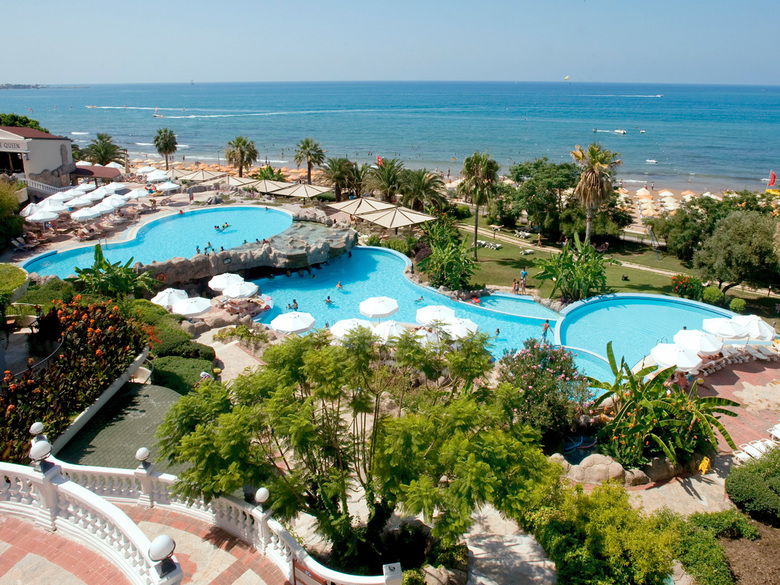 Hotel Crystal Sunrise Queen Resort