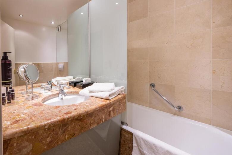 Hotel Mercure Paris Neuilly