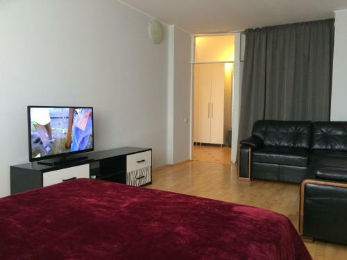 Left Bank Apartment "osokorki"