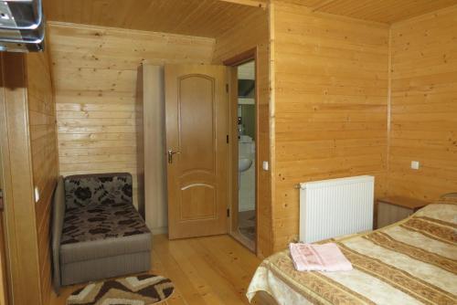 Hostal Bilyy Kamin Guest House