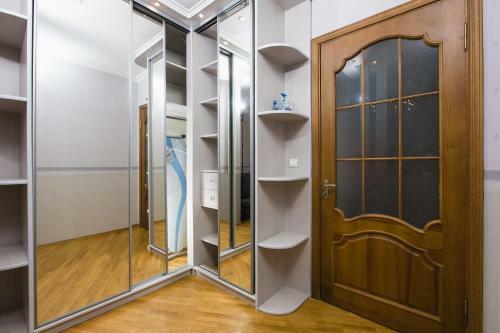 Khreshatyk Street Apartment