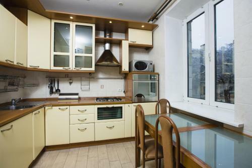 Khreshatyk Street Apartment