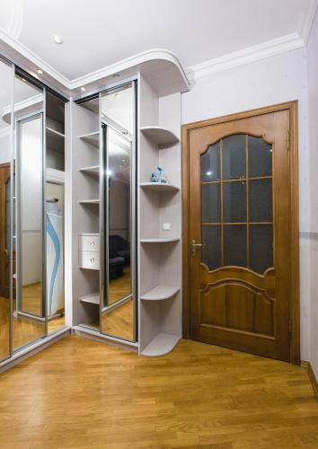 Khreshatyk Street Apartment