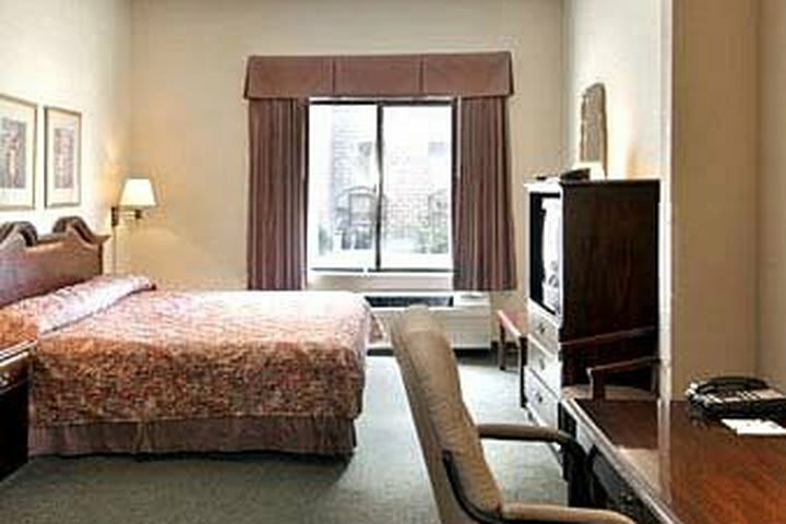 Hotel Holiday Inn Express & Suites Augusta West - Ft Gordon Area