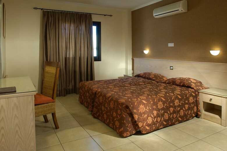 Senator Hotel Apartments
