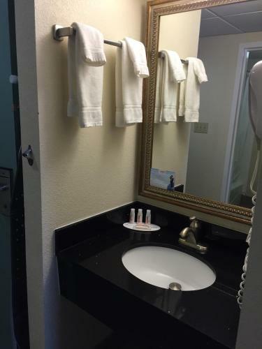 Hotel Baymont Inn & Suites Kitty Hawk Outer Banks