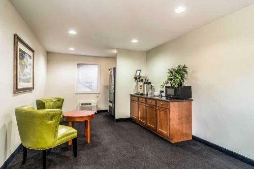 Hotel Rodeway Inn Portage
