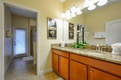 Championsgate Five Bedroom House With Private Pool 904
