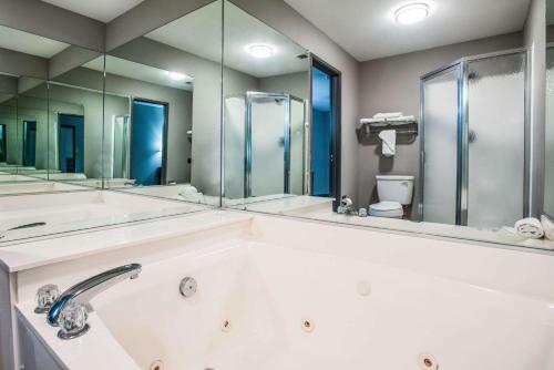 Hotel Quality Suites Lake Charles