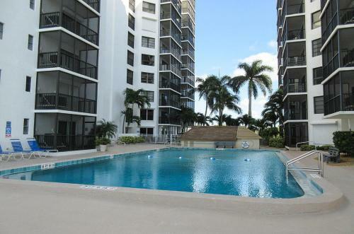 Island Winds #501 Apartment