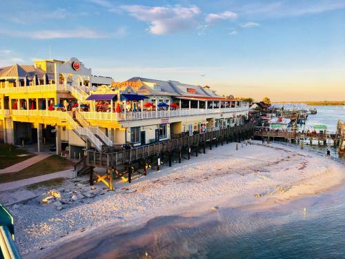 Apartamentos Sun N Fun Beachfront Vacation Rentals