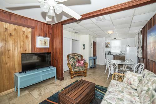 Apartamentos Sun N Fun Beachfront Vacation Rentals