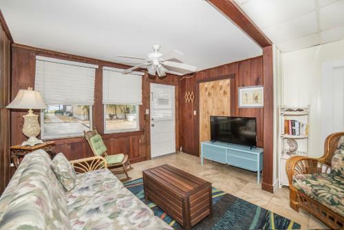 Apartamentos Sun N Fun Beachfront Vacation Rentals