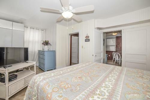Apartamentos Sun N Fun Beachfront Vacation Rentals