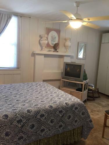Apartamentos Sun N Fun Beachfront Vacation Rentals