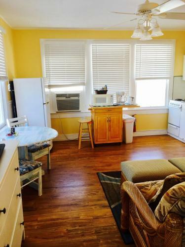 Apartamentos Sun N Fun Beachfront Vacation Rentals