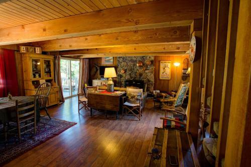 Gordon Pet Friendly Cabin