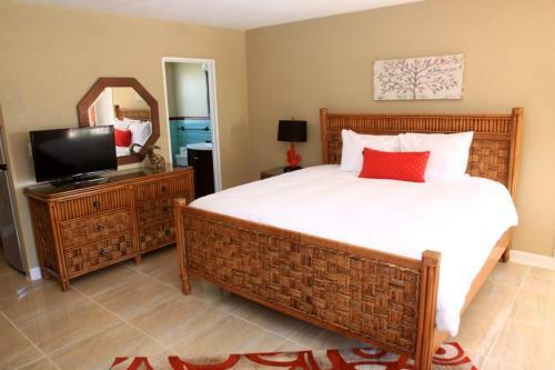 Bamboo Beach Club #203 Apartment