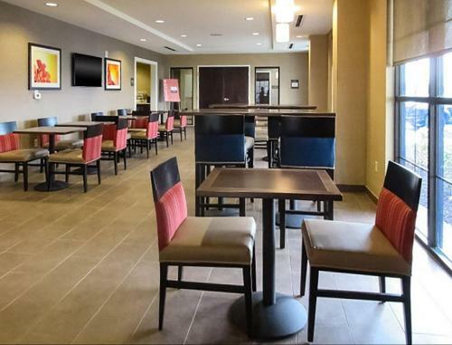 Hotel Comfort Suites-youngstown North