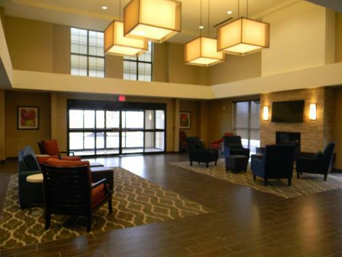 Hotel Comfort Suites-youngstown North