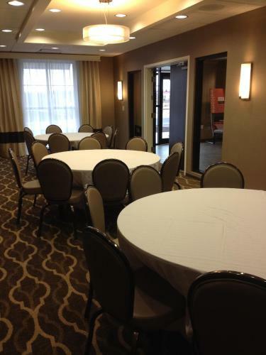 Hotel Comfort Suites-youngstown North