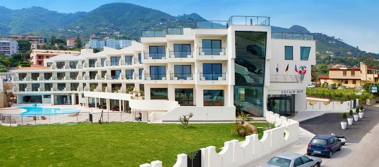 Hotel Cefal� Sea Palace