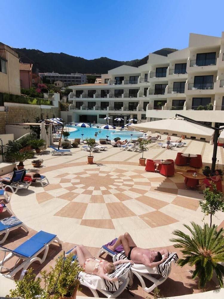 Hotel Cefal� Sea Palace