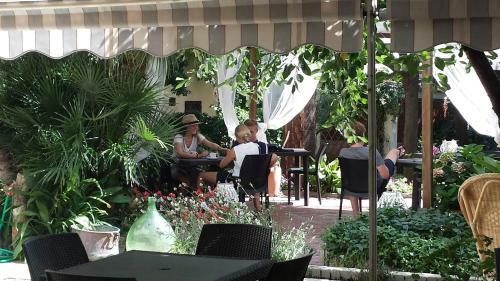 Hotel Ausonia