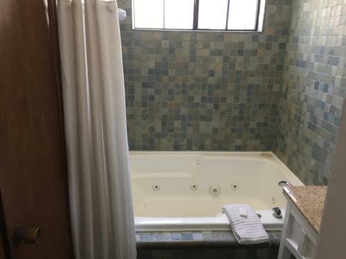 Hotel Catalina Island Seacrest Inn