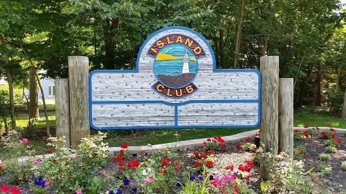 Island Club #3