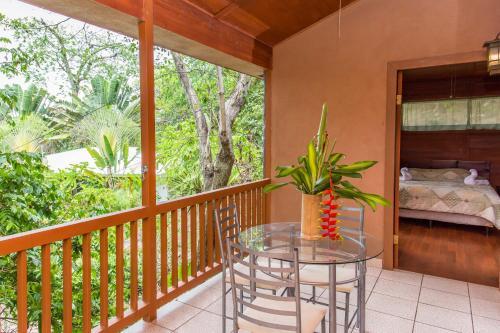 Macaw Villa