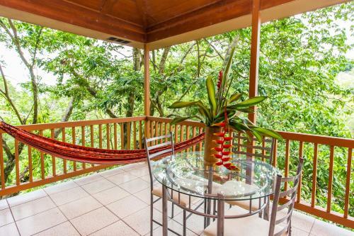 Macaw Villa