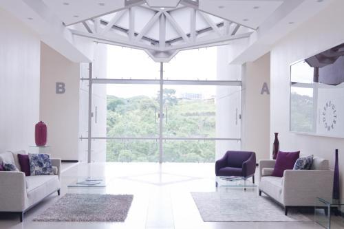 Luxurious Two Bedroom Apartment