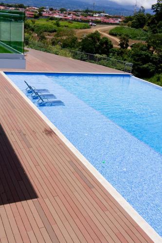 Luxurious Two Bedroom Apartment