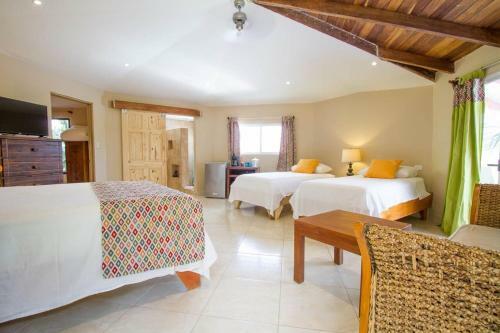 Tamarindo Village Hotel
