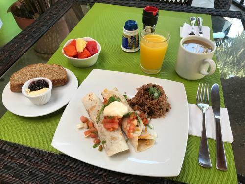 Tamarindo Village Hotel