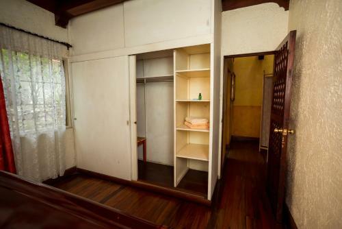 Hostal Casa De Piedra Escaz�