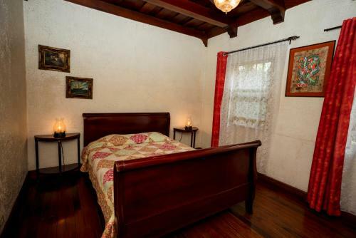 Hostal Casa De Piedra Escaz�