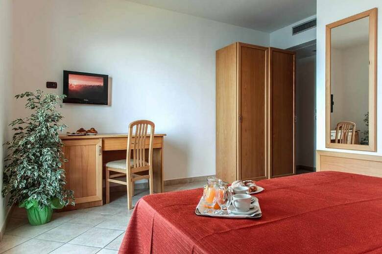 Hotel Corallo Calav�