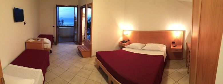 Hotel Corallo Calav�