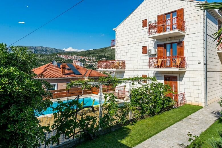 Hotel Villa Valjalo