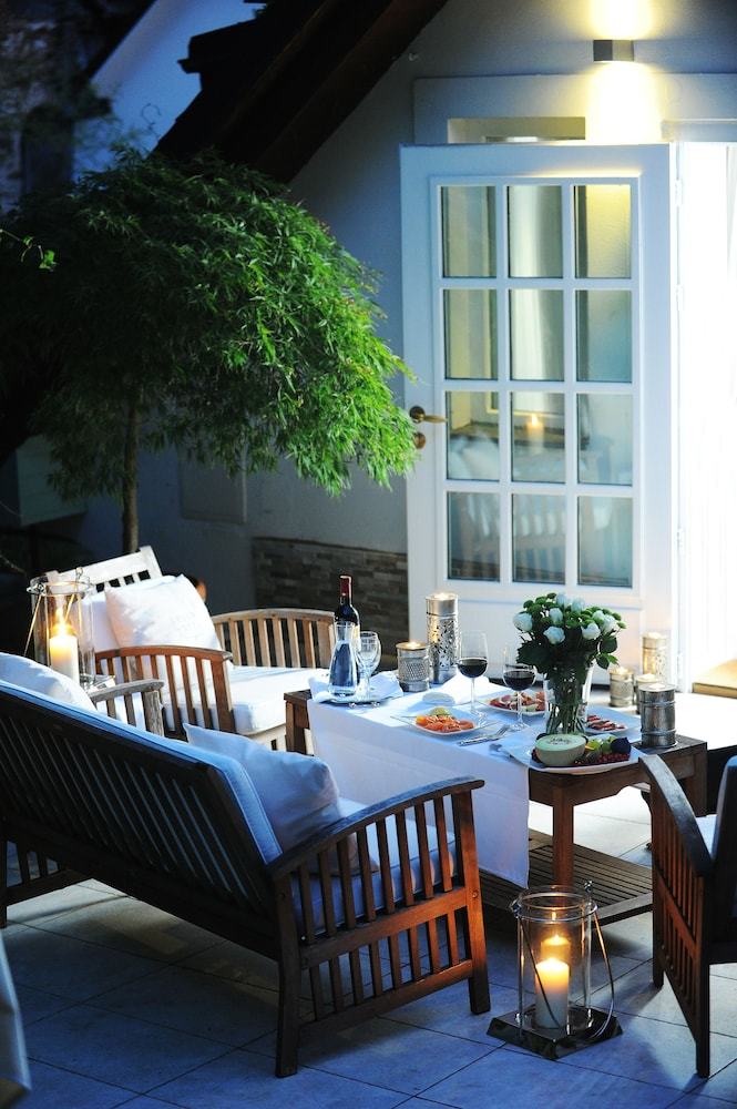 Lesar Hotel Angel