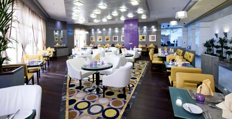 Time Oak Hotel And Suites