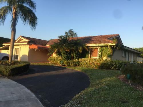 Secluded Pool Home In A Gated Community