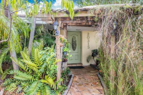 Secluded Pool Home In A Gated Community