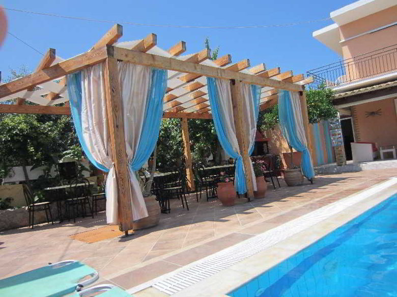 Hotel Makis Apartments