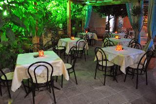 Hotel Makis Apartments