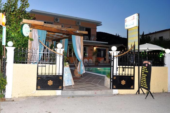 Hotel Makis Apartments